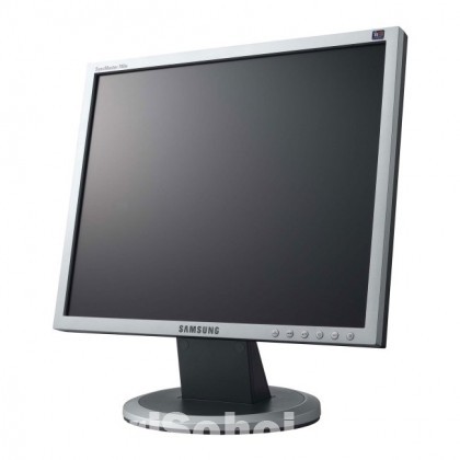 19'' Sumsung Squre Monitor
